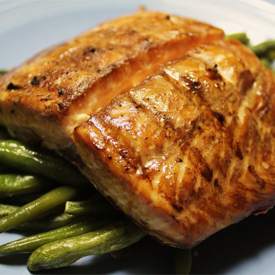 Grilled salmon with vegetables